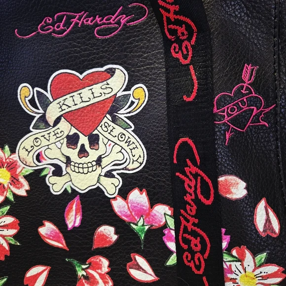 NEW Ed Hardy Black Floral Love Kills Slowly Skull Tattoo Tote With Bag Charm - Picture 7 of 7